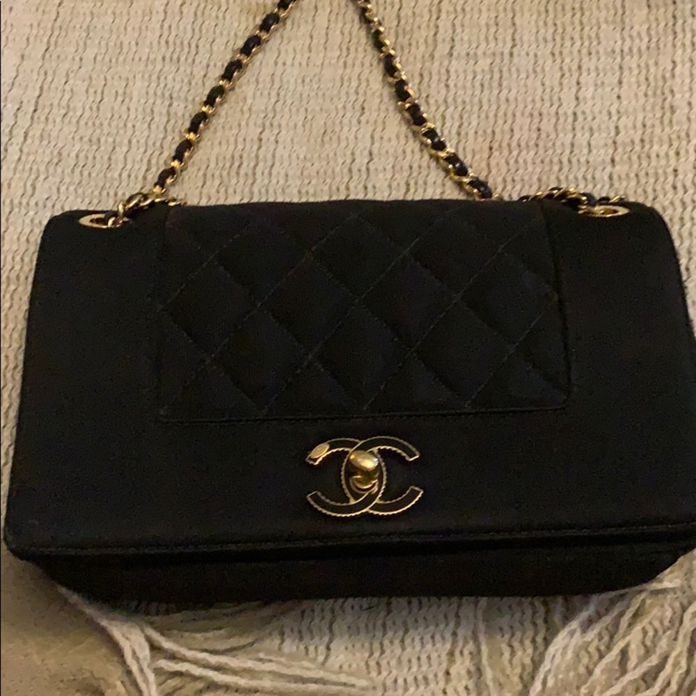 Chanel Bag - Picture 3 of 14